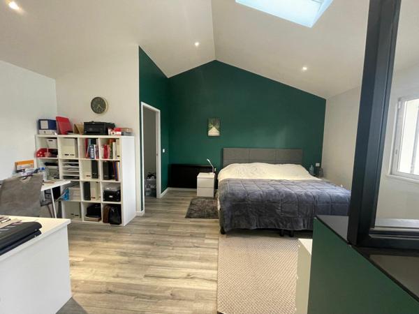 Maison à vendre    5 pièces •  Entraigues-sur-la-Sorgue