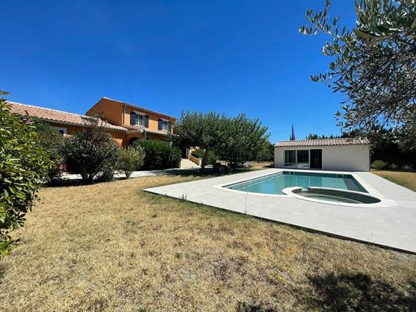 Maison à vendre    5 pièces •  Entraigues-sur-la-Sorgue