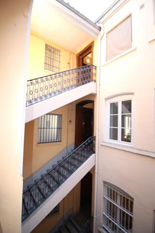 Lyon (69001) T2- meublé- 47m2-¨Prox Hotel de ville- Disponible le 30/04 !