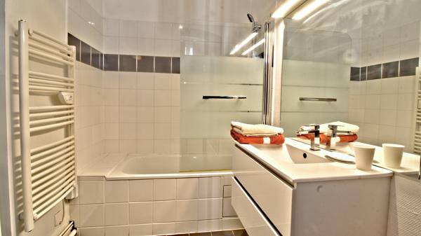 Lyon (69001) T2- meublé- 47m2-¨Prox Hotel de ville- Disponible le 30/04 !