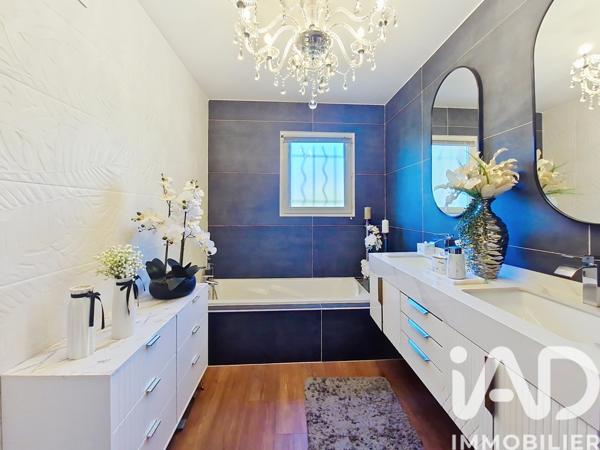 Maison à vendre 5 pièces 129,03 m² Vénérieu