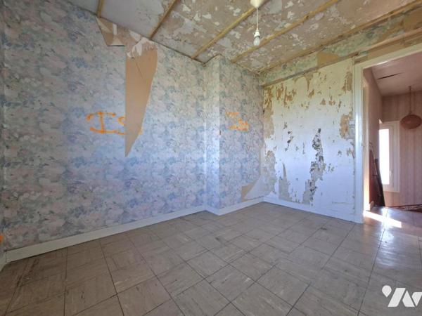 Maison semoi-mitoyenne, 3 chambres, jardin et garage