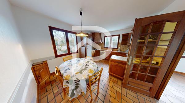 Maison familiale des années 80 à Vouneuil-sous-Biard