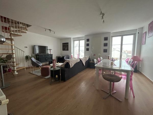 Essey les Nancy, Appartement T4  refait à neuf dans résidence de standing avec garage et extérieur