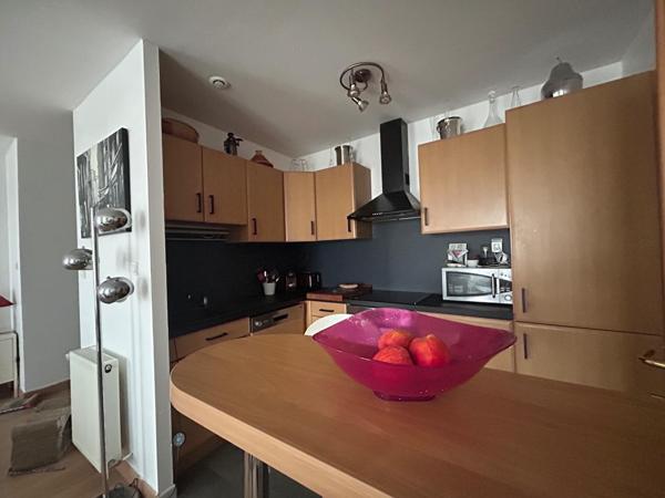 Essey les Nancy, Appartement T4  refait à neuf dans résidence de standing avec garage et extérieur