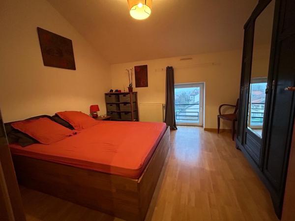 Essey les Nancy, Appartement T4  refait à neuf dans résidence de standing avec garage et extérieur