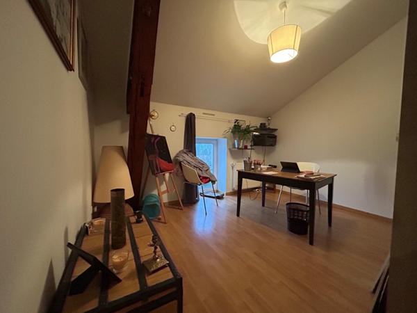 Essey les Nancy, Appartement T4  refait à neuf dans résidence de standing avec garage et extérieur