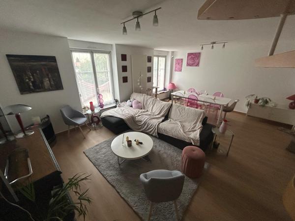 Essey les Nancy, Appartement T4  refait à neuf dans résidence de standing avec garage et extérieur