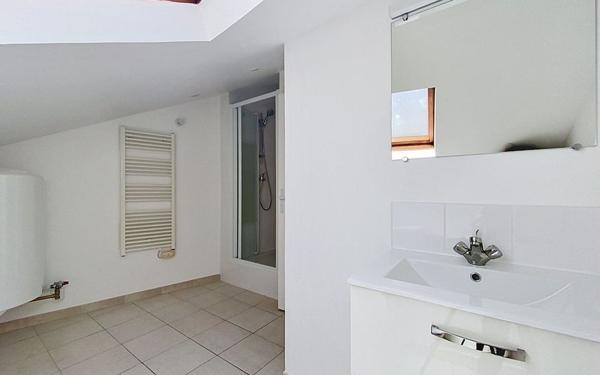 Appartement à vendre    2 pièces • 30,45 m2 Mandres-les-Roses