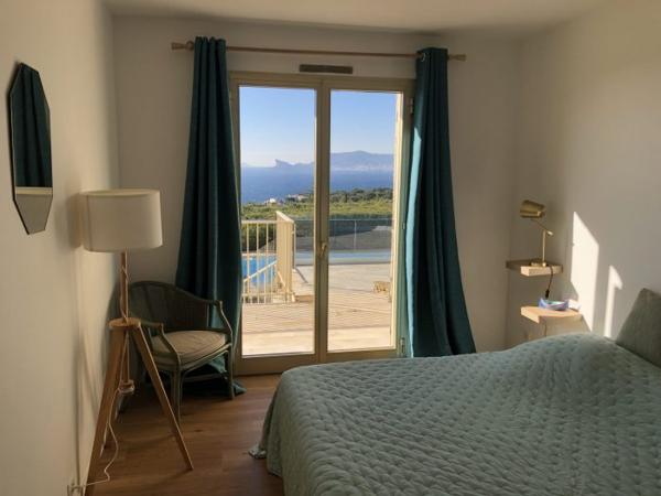 Maison villa Saint-Cyr-sur-Mer 120 m²