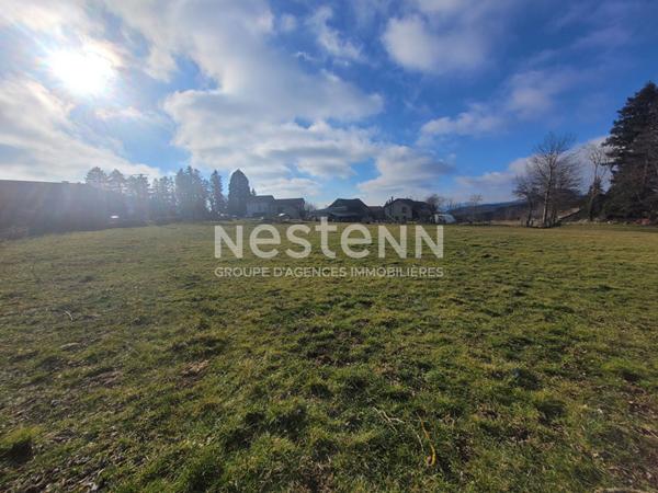 EXCLUSIVITE SAINT JULIEN DU PINET ! Belle parcelle de 3000 m2 constructible avec vue dégagée et certificat d'urbanisme opérationnel