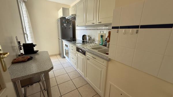 Appartement T3 Villeurbanne Gratte ciel. petite copropriété récente, balcon à vivre, garage, en intérieur de copropriété, proche métro