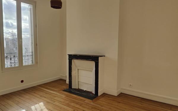 Appartement à vendre    3 pièces • 47,16 m2 Saint-Ouen