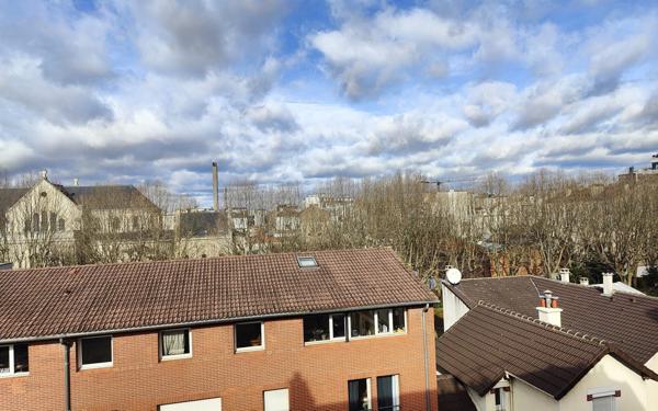 Appartement à vendre    3 pièces • 47,16 m2 Saint-Ouen