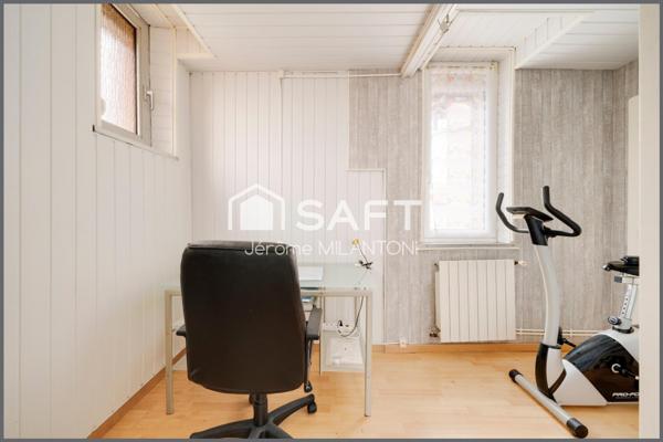 Ideal première acquisition, proche de toutes commodités, axe A31 à moins de 10mn, gare SNCF...