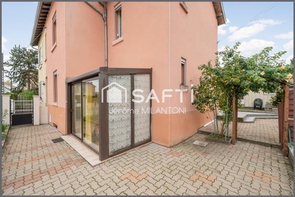 Ideal première acquisition, proche de toutes commodités, axe A31 à moins de 10mn, gare SNCF...