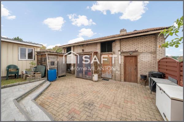 Ideal première acquisition, proche de toutes commodités, axe A31 à moins de 10mn, gare SNCF...