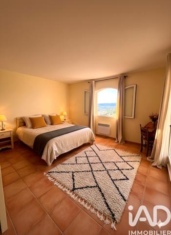 Maison à vendre 6 pièces 200 m² Cotignac