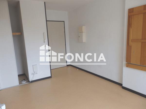Location Studio 24.79 m² - 16 AVENUE PIERRE MASSE Pau 64000