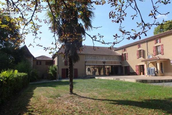 MIELAN (32) Superbe propriété/maison  offrant un fort potentiel, sur 2ha46 vue Pyrénées.