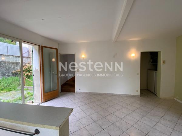 Maison à vendre avec 2 chambres jardin - centre ville - La Chartre-sur-le-Loir (72340)