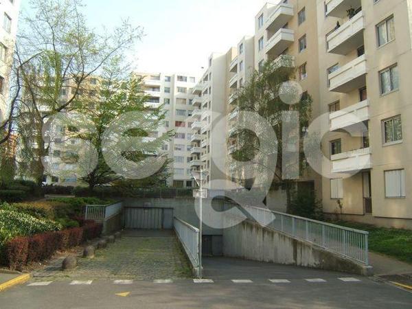 Location Parking 10 59110 La Madeleine 14 0408 01 0013