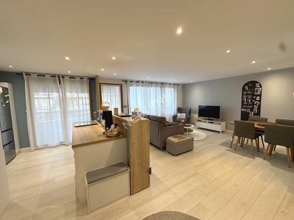 Appartement Villeurbanne 69100 Limite Lyon 6, Bellecombe, GARAGE COMPRIS, 3 pièces, 76 m2, balcon