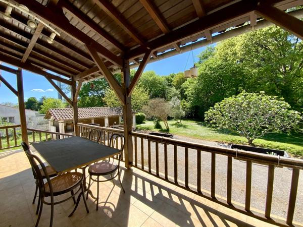 Maison Jonzac 6 pièce(s) 140 m2 et sous sol