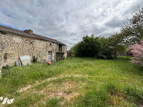 Maison de maître à rénover -Proche Montreuil-Bellay- 