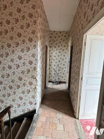 Maison de maître à rénover -Proche Montreuil-Bellay- 