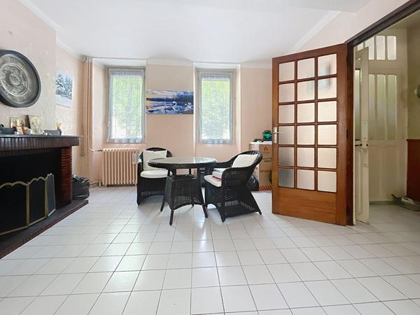 LAVELANET CENTRE, LOT DE 2 BIENS IMMOBILIERS A VENDRE