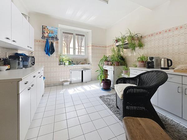 LAVELANET CENTRE, LOT DE 2 BIENS IMMOBILIERS A VENDRE