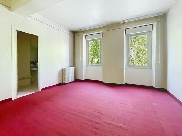 LAVELANET CENTRE, LOT DE 2 BIENS IMMOBILIERS A VENDRE