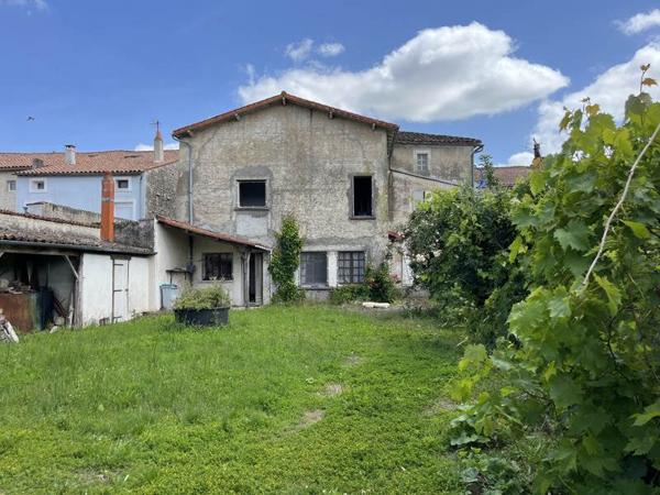 Maison à vendre 102 648 € Brioux-sur-Boutonne 7 p 146 m² DPE F
