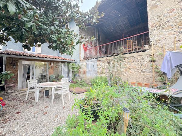 À VENDRE : MAISON DE 130M2 AVEC GRANGE SITUÉE A VERNAJOUL