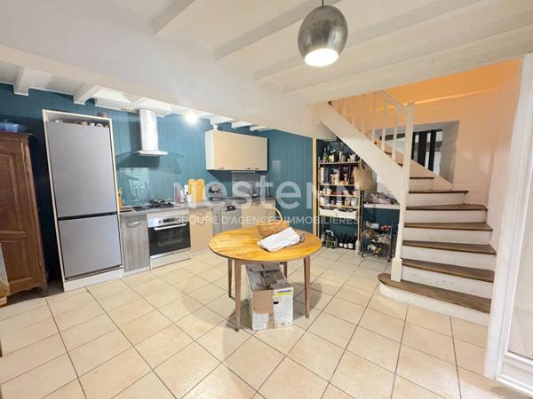 À VENDRE : MAISON DE 130M2 AVEC GRANGE SITUÉE A VERNAJOUL