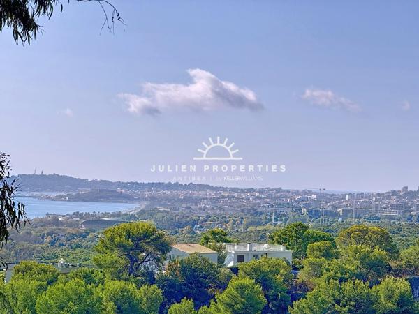 SUPERBE 3 PIECES AVEC VUE MER CAP D'ANTIBES