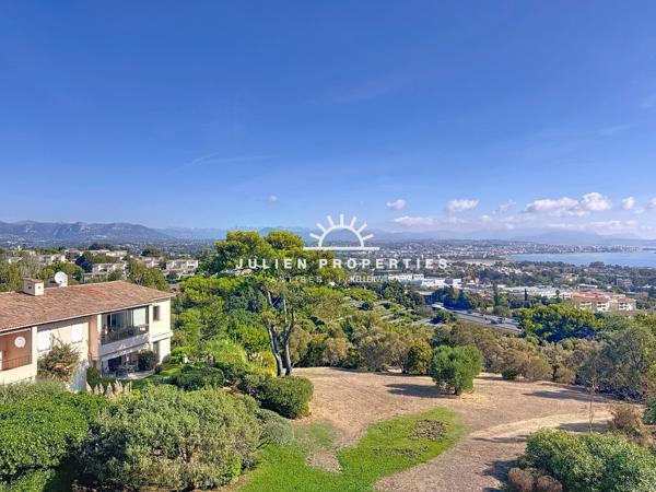 SUPERBE 3 PIECES AVEC VUE MER CAP D'ANTIBES