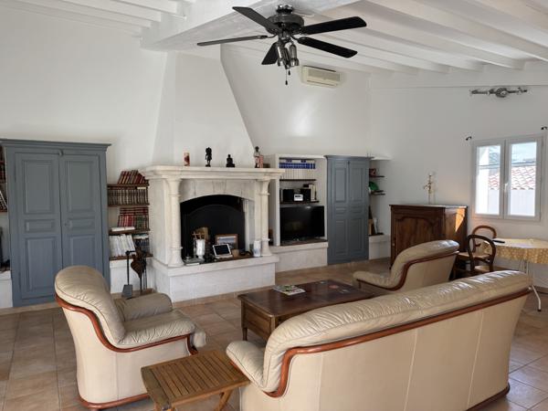 Villeneuve-lès-Avignon (30400) Maison avec piscine et grand terrain