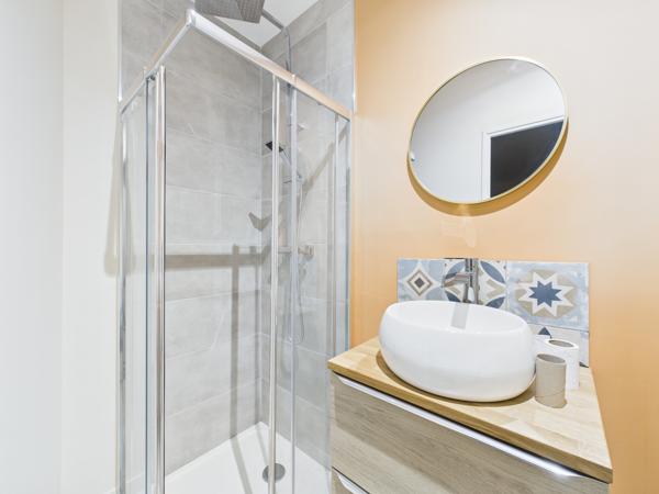 Immeuble
        
        - 135 m² 249 900 € *