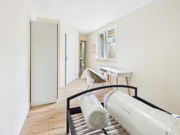 Immeuble
        
        - 135 m² 249 900 € *