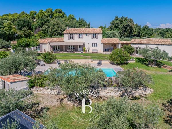 Aix-en-Provence, Maison 5 Chambres -  220 m² à vendre