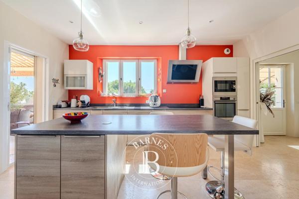 Aix-en-Provence, Maison 5 Chambres -  220 m² à vendre