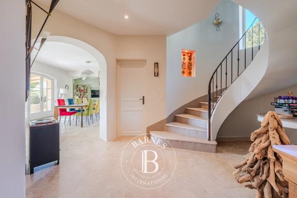 Aix-en-Provence, Maison 5 Chambres -  220 m² à vendre