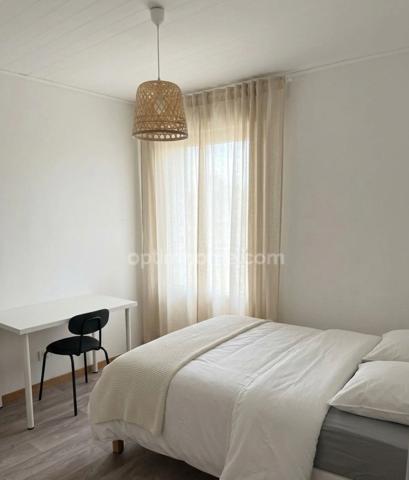 THIONVILLE - APPARTEMENT 5 PIÈCES AVEC 3 CHAMBRES ! BALCON ET PARKING ! EXCELLENTES PRESTATIONS !