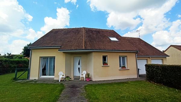 Sur 900 m² de terrain pavillon évolutif, double garage