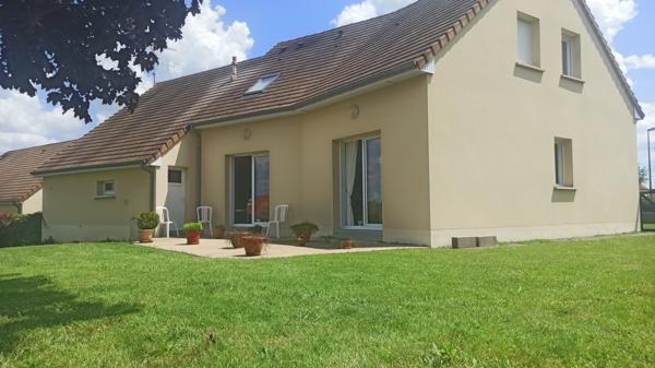 Sur 900 m² de terrain pavillon évolutif, double garage