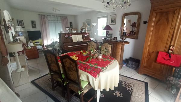 Sur 900 m² de terrain pavillon évolutif, double garage