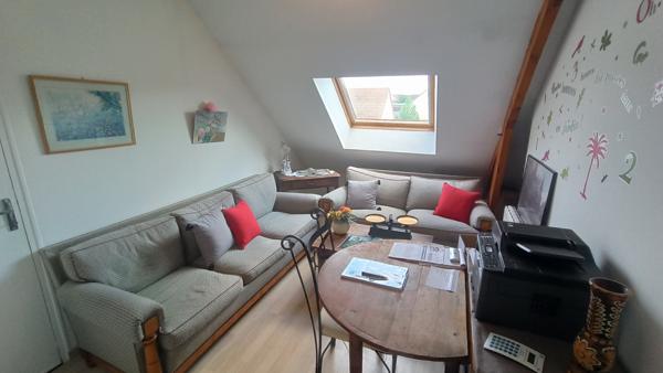 Sur 900 m² de terrain pavillon évolutif, double garage