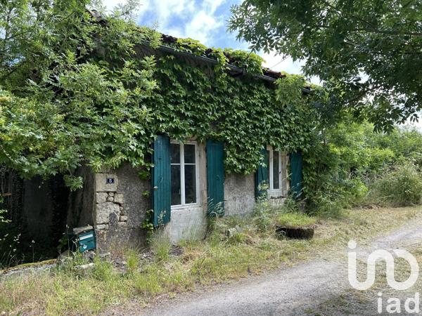 Maison rustique 5 pièces de 222 m² à Charroux (86250)